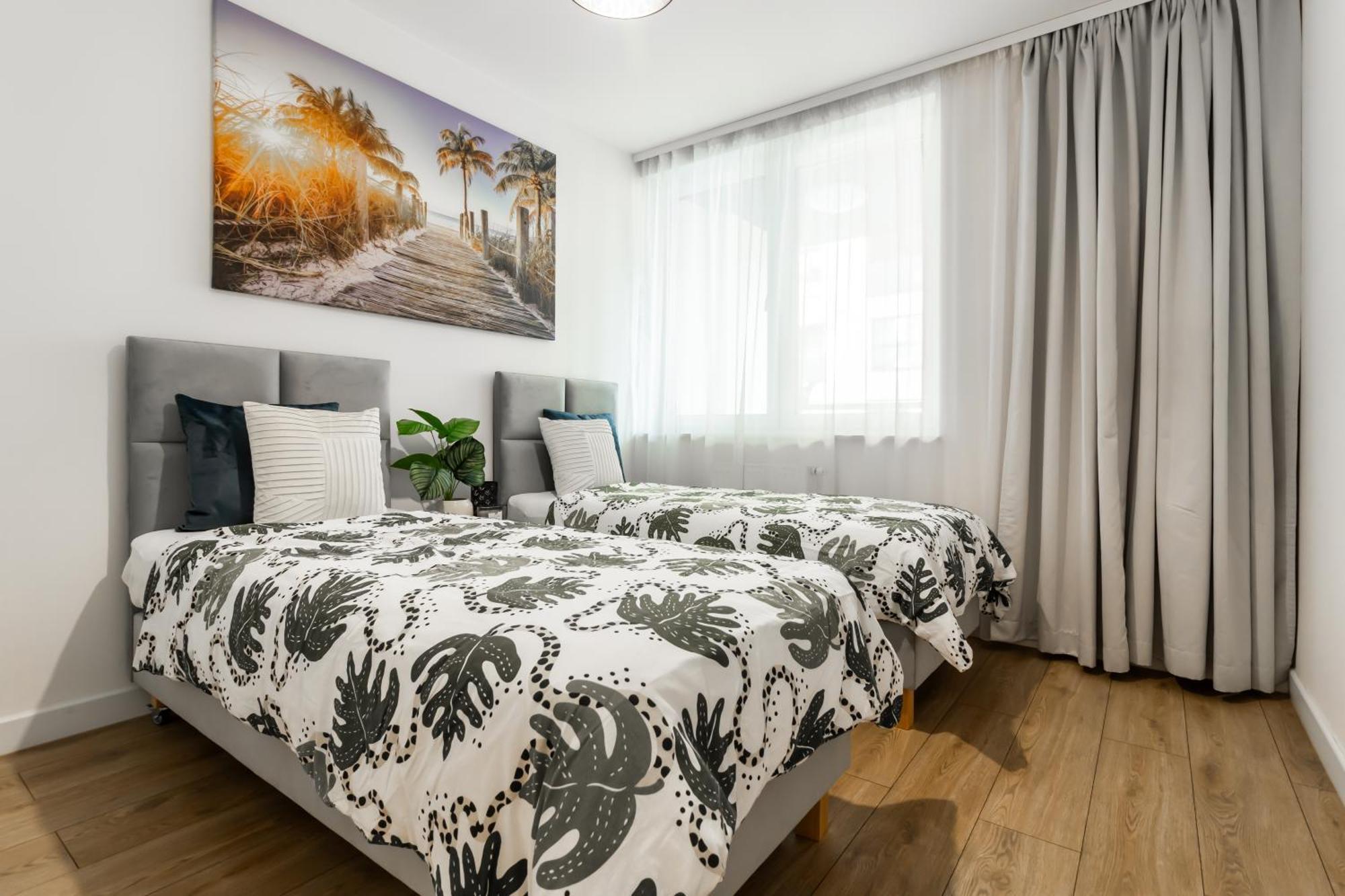 Apartament Near Sky Tower Free Parking For 2 Cars Wrocław Kültér fotó