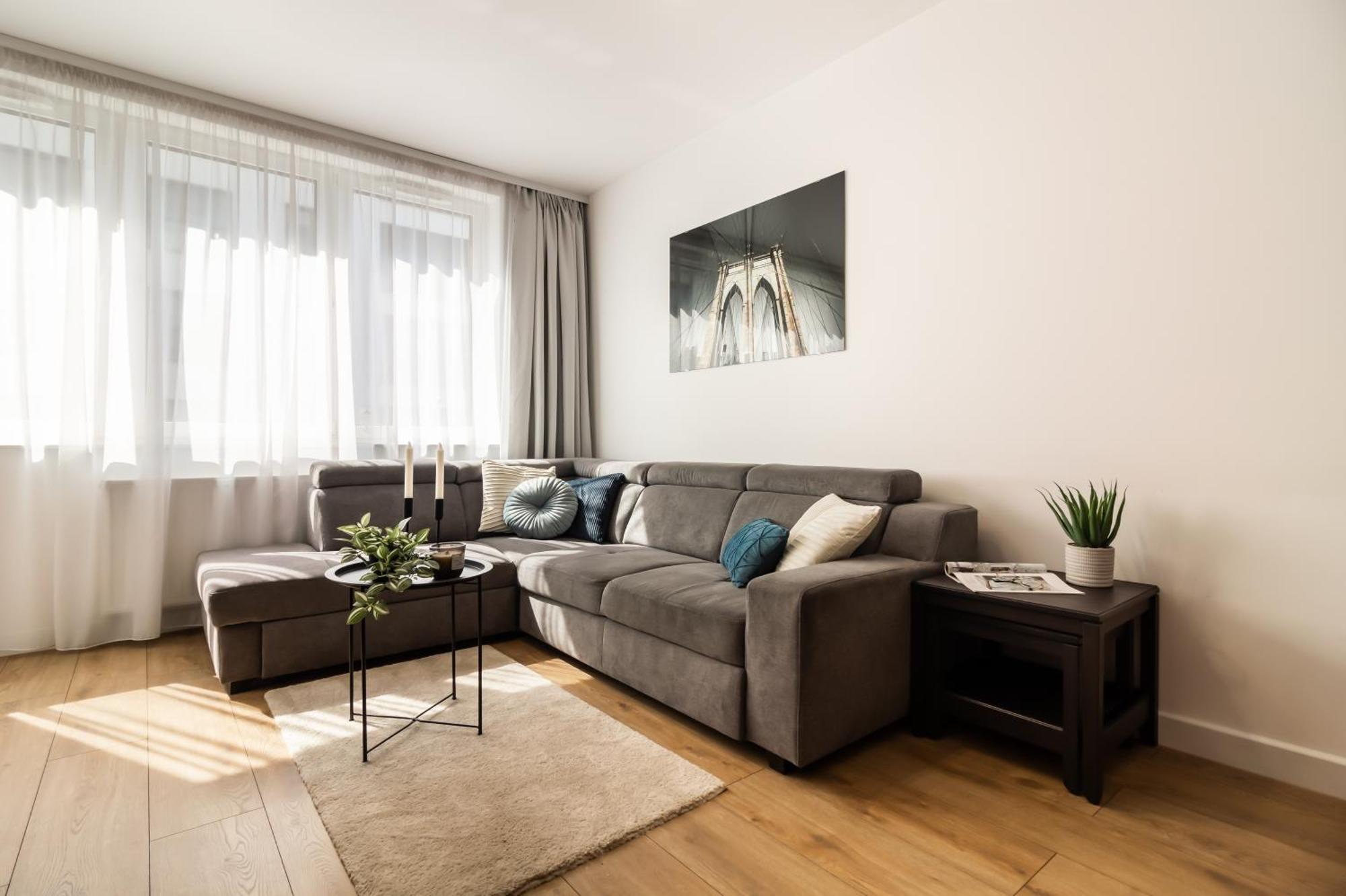 Apartament Near Sky Tower Free Parking For 2 Cars Wrocław Kültér fotó